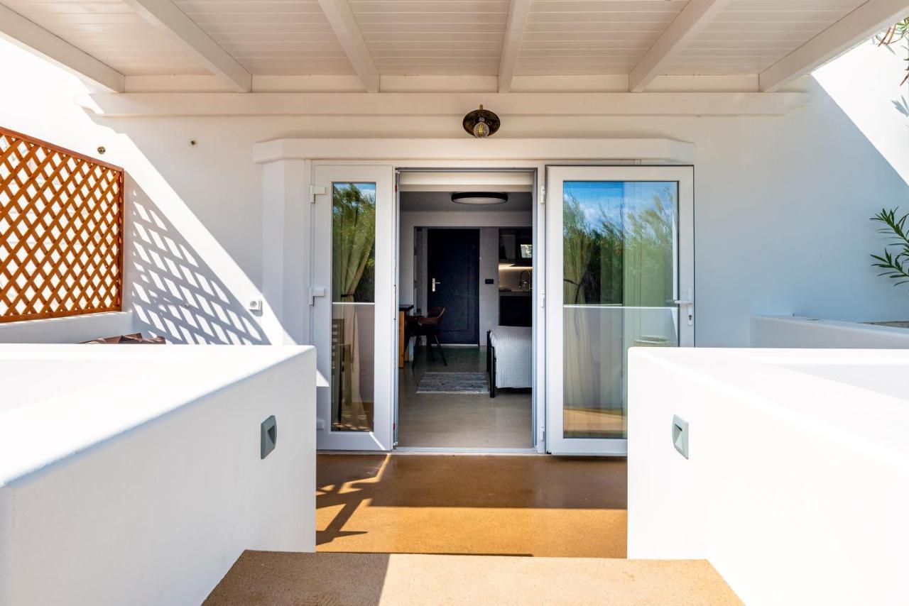Black And White Apartment Pollonia Exterior foto